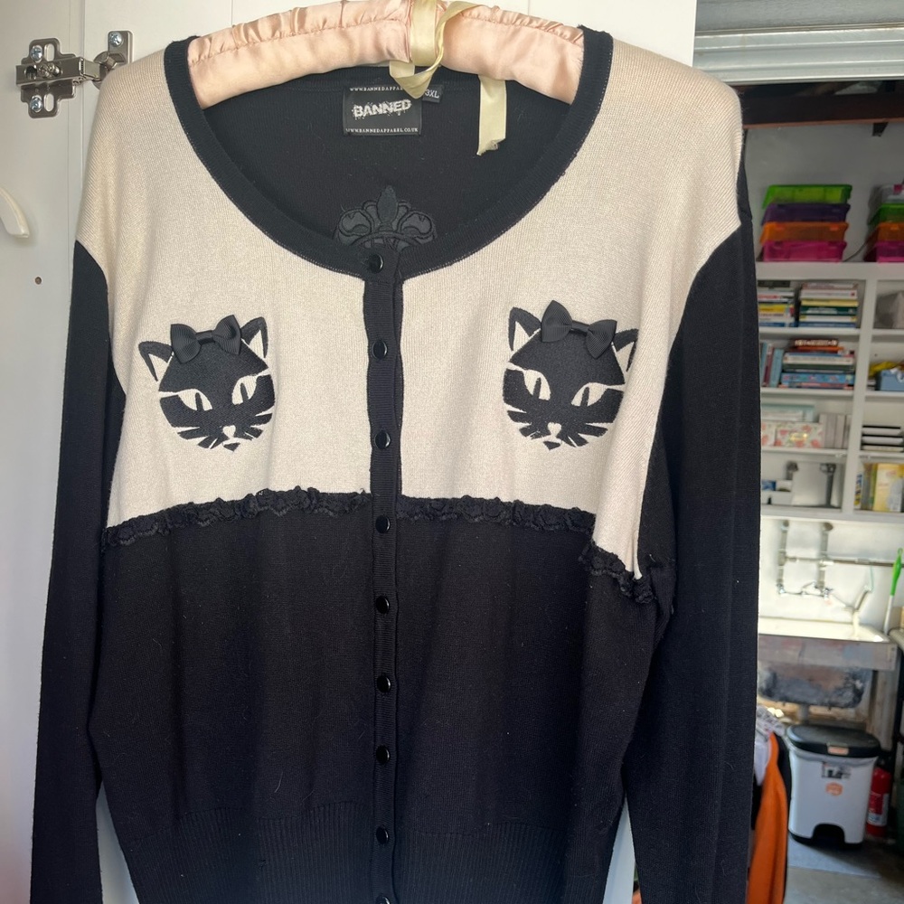 Super cute cat sweater